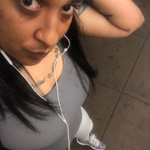 Meet your Posher, Latia